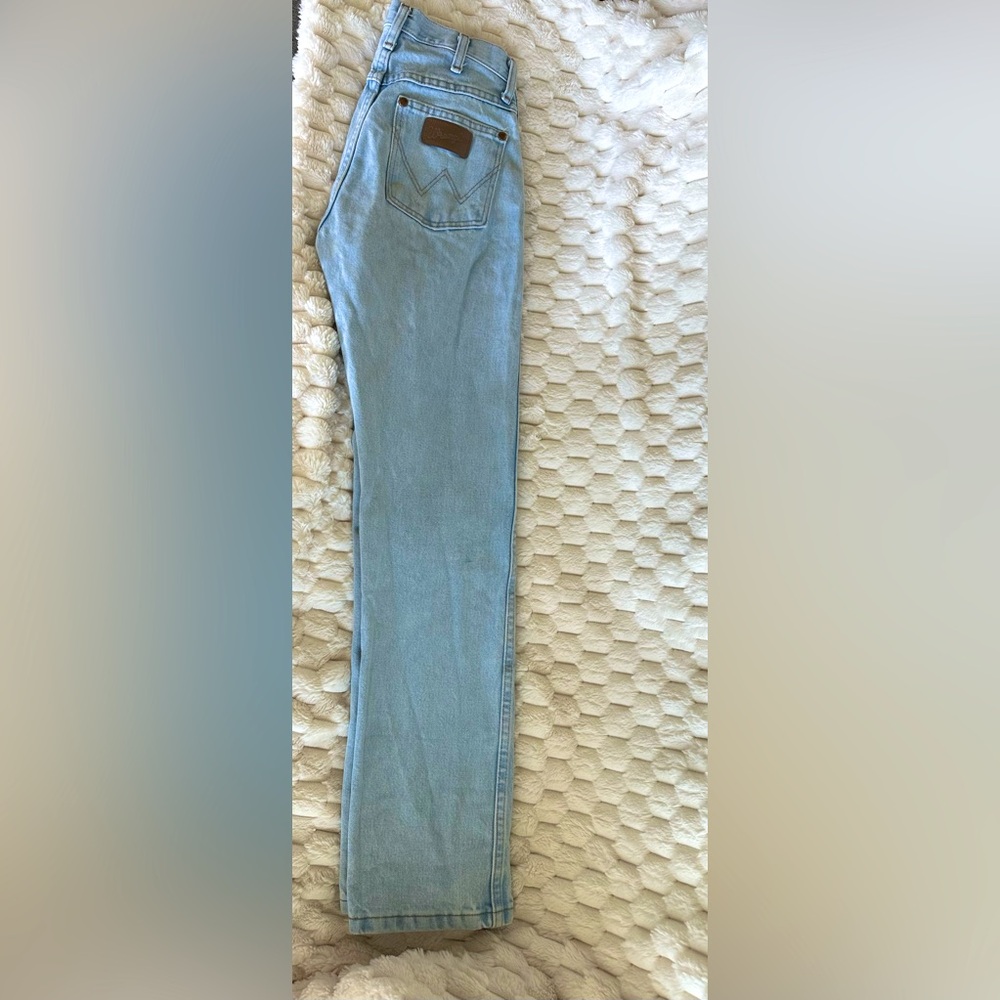 Women’s Wrangler Cowboy Cut straight leg jeans